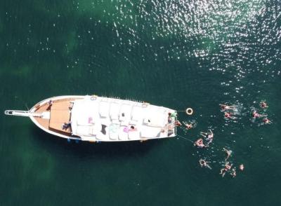 YACHT CRUISE - BLUE SKY 2